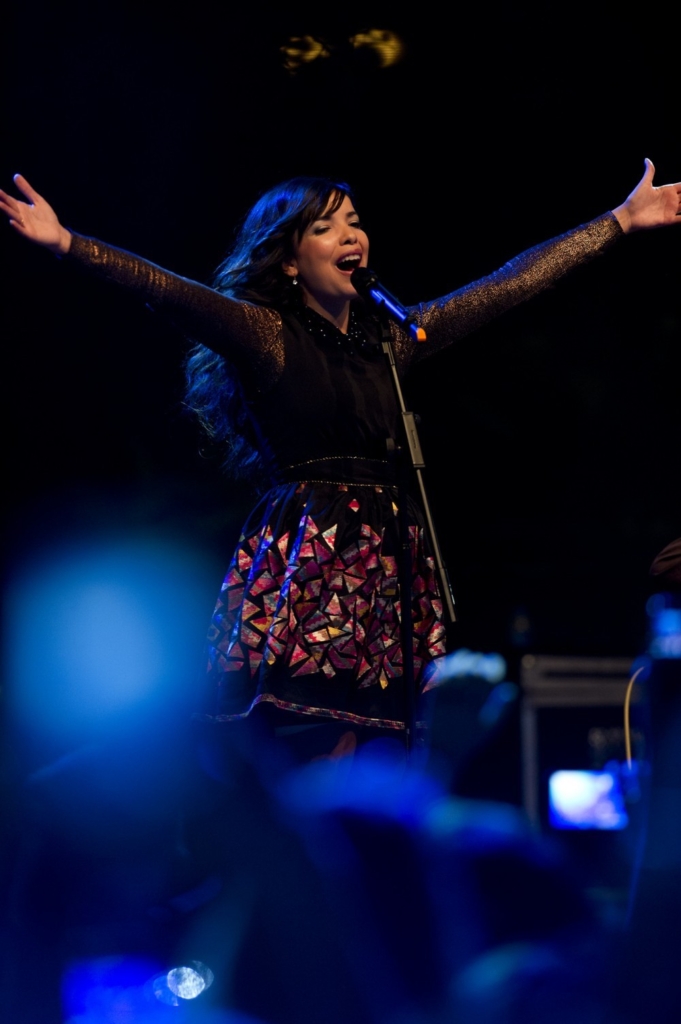 indila3-681x1024